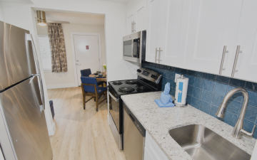 One Bedroom Poolside (renovated)