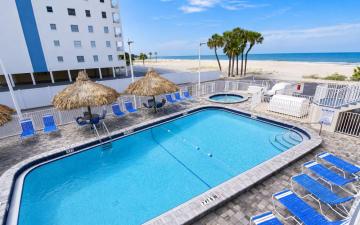 Commodore Beach Club Exterior