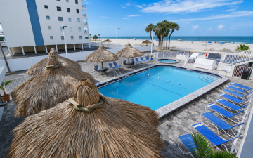Commodore Beach Club Exterior