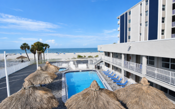 Commodore Beach Club Exterior