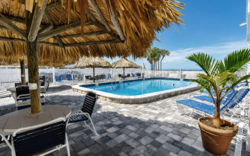 Commodore Beach Club Exterior
